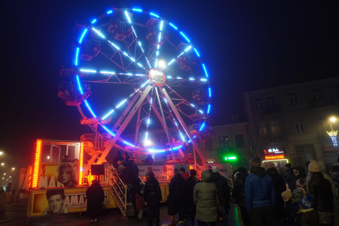 Silent disco i diabelski młyn w Rynku w Kielcach