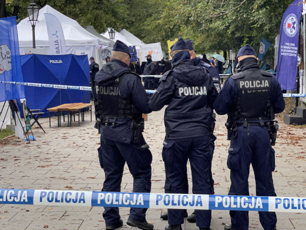Samobójstwo w białym miasteczku