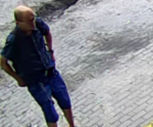 Zniszczył zaparkowane auto i zniknął! Teraz szuka go policja z Bydgoszczy