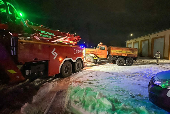 Wyciągnęli 63-letnią maszynę do odśnieżania