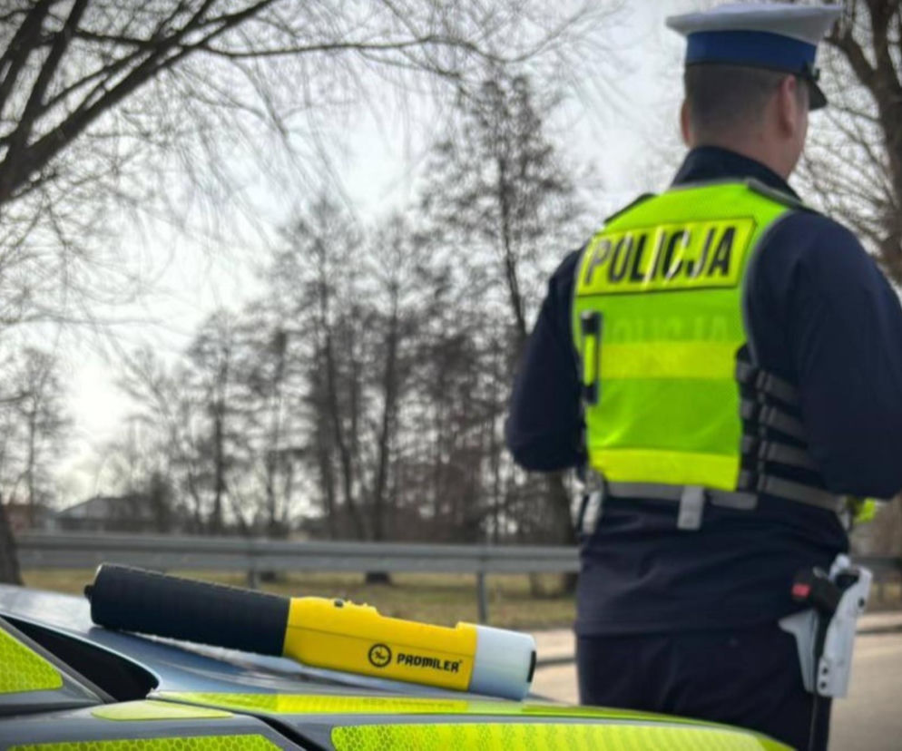 Pijany policjant drogówki zatrzymany. Posiadał w domu broń i amunicję