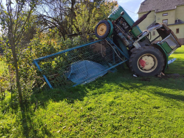 Ciągnik najechał na mężczyznę! Dramatyczny wypadek, lądował śmigłowiec LPR