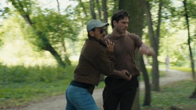 Barwy szczęścia, odcinek 3306: Kodur napadnie na Cezarego w parku! Tylko tak będzie mógł go ocalić! – ZDJĘCIA