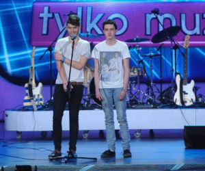 MUST BE THE MUSIC 3 - Friends In China
