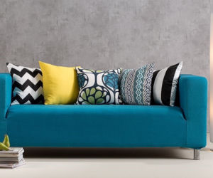 Sofa w lazurowym odcieniu