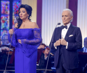 Cud życia. José Carreras - specjalny koncert wielkanocny w TVP.  Joanna i Jacek Kurski zachwycili na koncercie wielkanocnym.