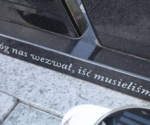 Niewyobrażalna tragedia w Elżbietowie. Zginęły dwie mamusie i ich trzy aniołki. Ludzie nadal jeżdżą tu jak szaleni