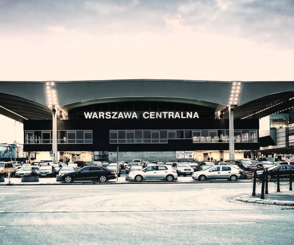 Warszawan centralna/Dworzec_Centralny_w_Warszawie_radek_kolakowski