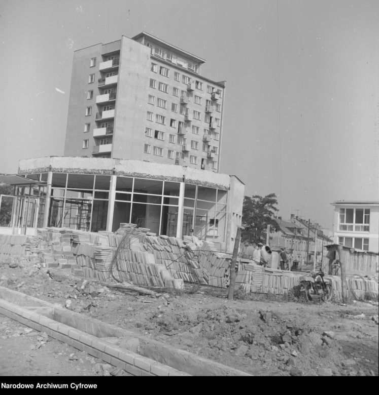 Budowa baru szybkiej obsługi przy ul. 1 Maja. 1973 rok