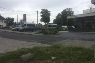 Opole, Czarnowąsy. Trwa OBŁAWA! Policja sprawdza wszystkie samochody po NAPADZIE na bank [ZDJĘCIA]