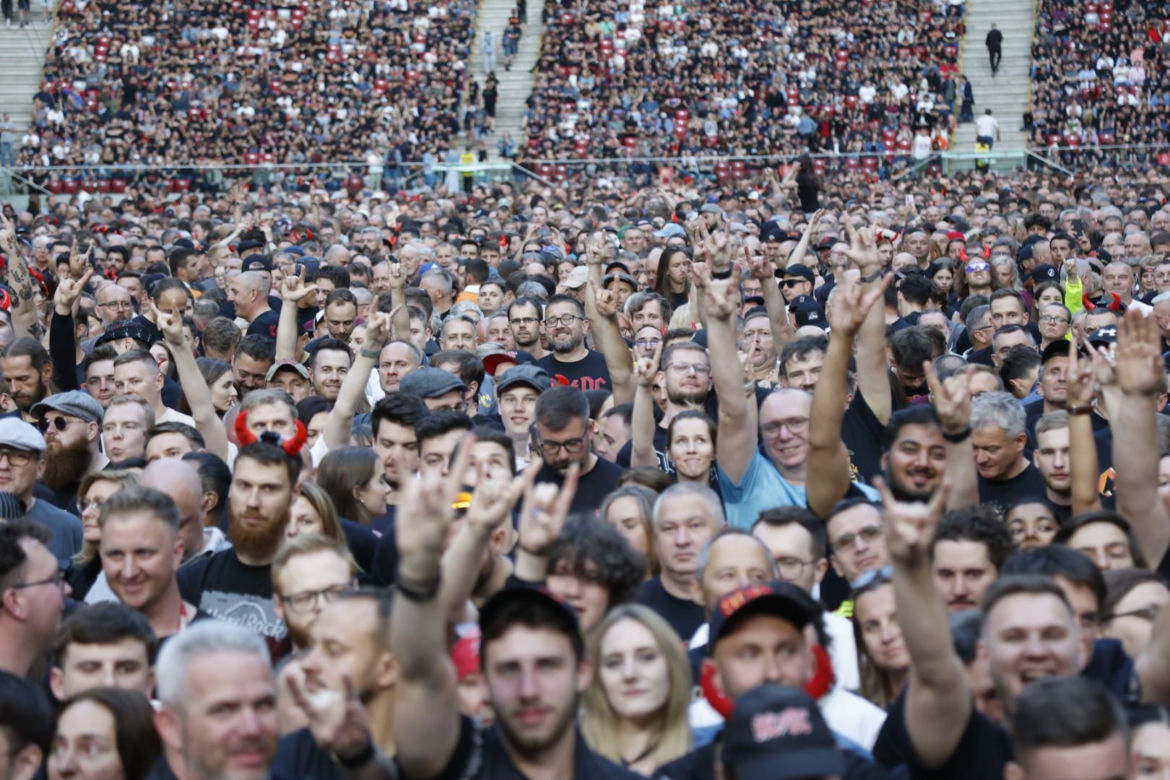 Koncert AC/DC w Warszawie (4.07.2025) - część druga. Organizatorem koncertu jest Live Nation