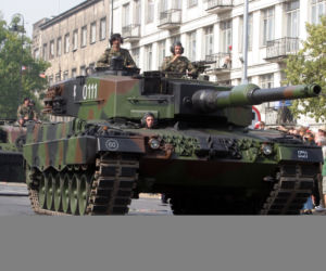 Defilada wojsk w Warszawie