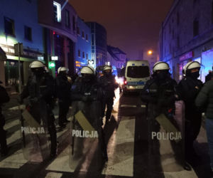 Właściciel rybnickiego klubu otwartego mimo obostrzeń: Policja weszła nielegalnie. Gazowali nas w lokalu