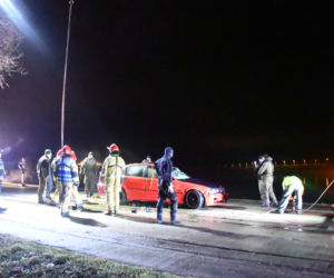 Świnoujście: Samochód wpadł do kanału portowego