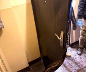 Akcja policji w Lublinie. Mężczyzna ruszył na nich z tasakiem