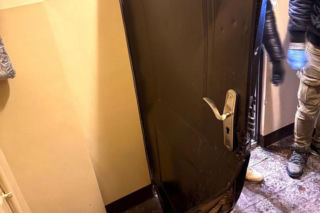 Akcja policji w Lublinie. Mężczyzna ruszył na nich z tasakiem