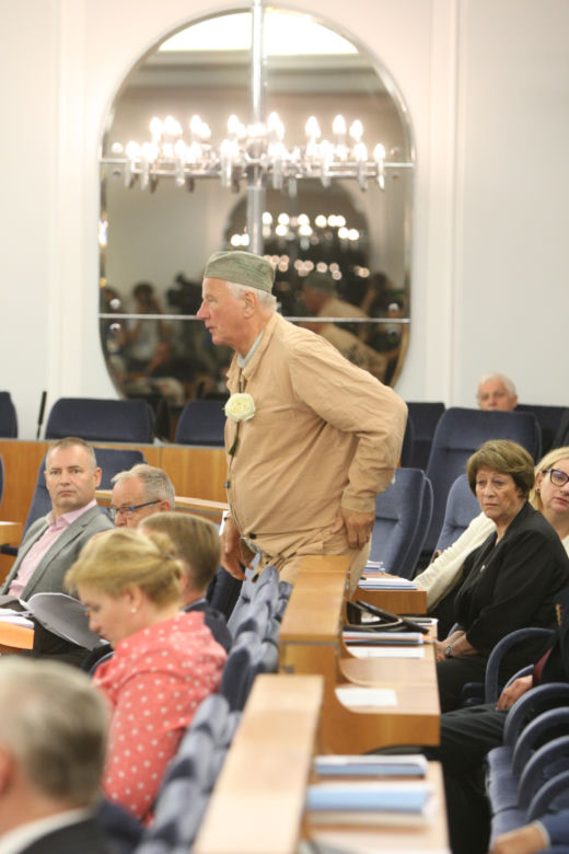 JAN RULEWSKI W DRELICHU Z SYMBOLEM NIENAWIŚCI.