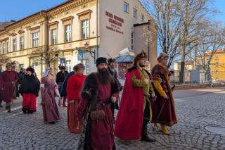 Tarnów świętuje 696. urodziny. Historyczny korowód przeszedł ulicami miasta