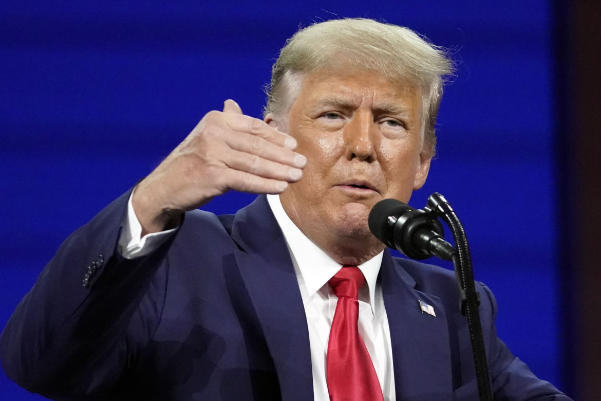 Przesłuchają Trumpów pod przysięgą