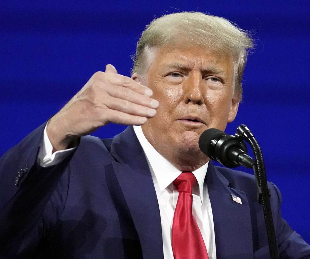 Przesłuchają Trumpów pod przysięgą