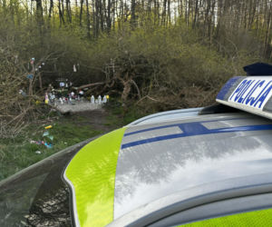 Rocznica tragedii zamieniła się w koszmar. Tajemniczy pakunek przerwał uroczystość