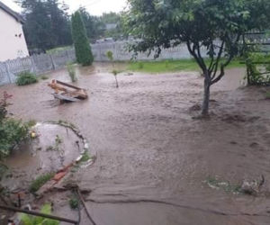 Burza w Śląskiem: Zalane ulice i posesje, podtopienia. Dramat w miastach