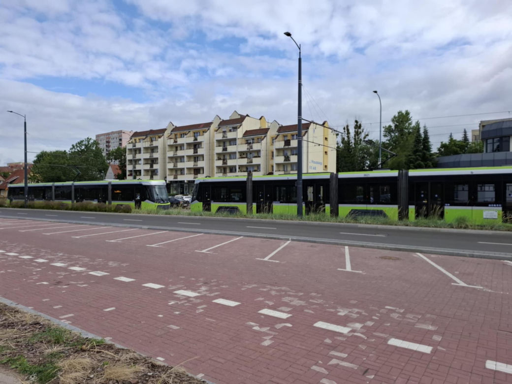  Olsztyn. Format - Śmierć na torach. Tramwaj potrącił rowerzystkę! Poważne utrudnienia.