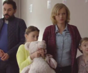 O mnie się nie martw 2 odcinek 6, Filip Bonnet (Piotr Jankowski), Iga Małecka (Joanna Kulig), Oliwka (Oliwia Dąbrowska), Helenka (Maja Kwaśny)