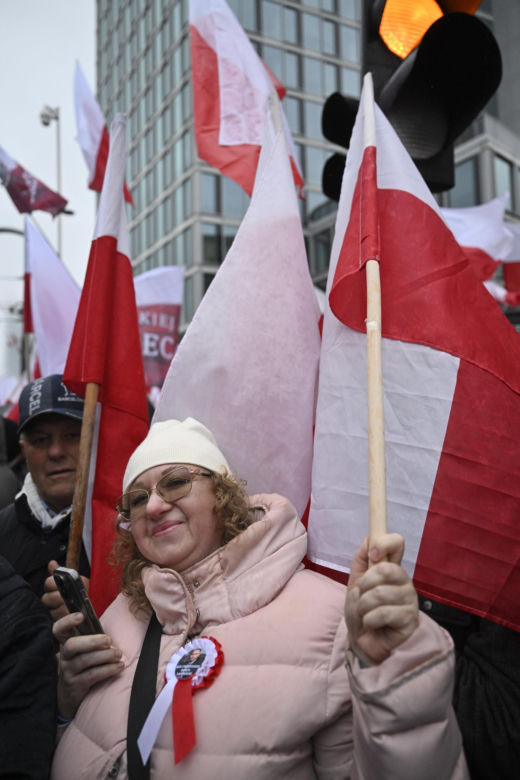 Marsz Niepodległości 2025 na żywo. Relacja z Warszawy. "Chcę zobaczyć Polskę samodzielną i niezakompleksioną"