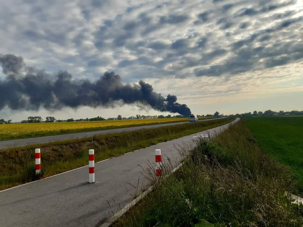 Lubrza. Potężny pożar zabrał im cały dobytek. "Pan Benek" potrzebuje pomocy internautów [ZDJĘCIA]