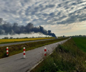 Lubrza. Potężny pożar zabrał im cały dobytek. Pan Benek potrzebuje pomocy internautów [ZDJĘCIA]