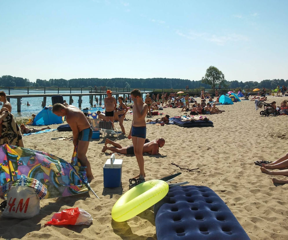 Oblężona plaża w Chmielnikach