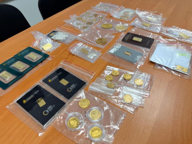 Ukrainiec wiózł w aucie złoto warte fortunę. Nie potrafił wyjaśnić, skąd je ma