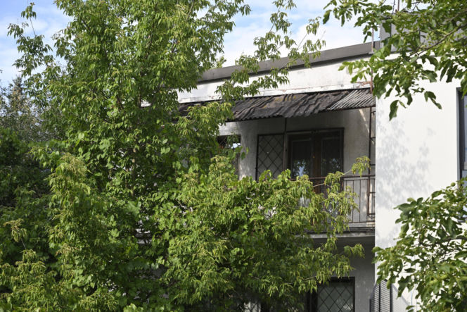 Smutny widok domu Kaczyńskiego. Willa na Żoliborzu się sypie