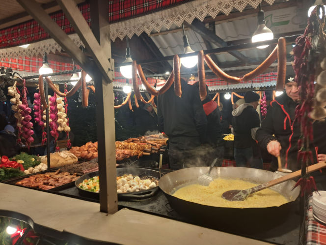 Jarmark Bożonarodzeniowy 2025 na Rynku Głównym w Krakowie. Jedzenie drogie jak nigdy