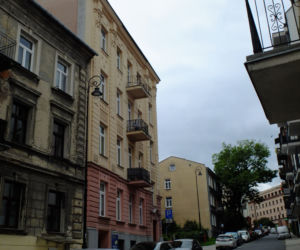 Z zazdrości dźgnął ją w brzuch