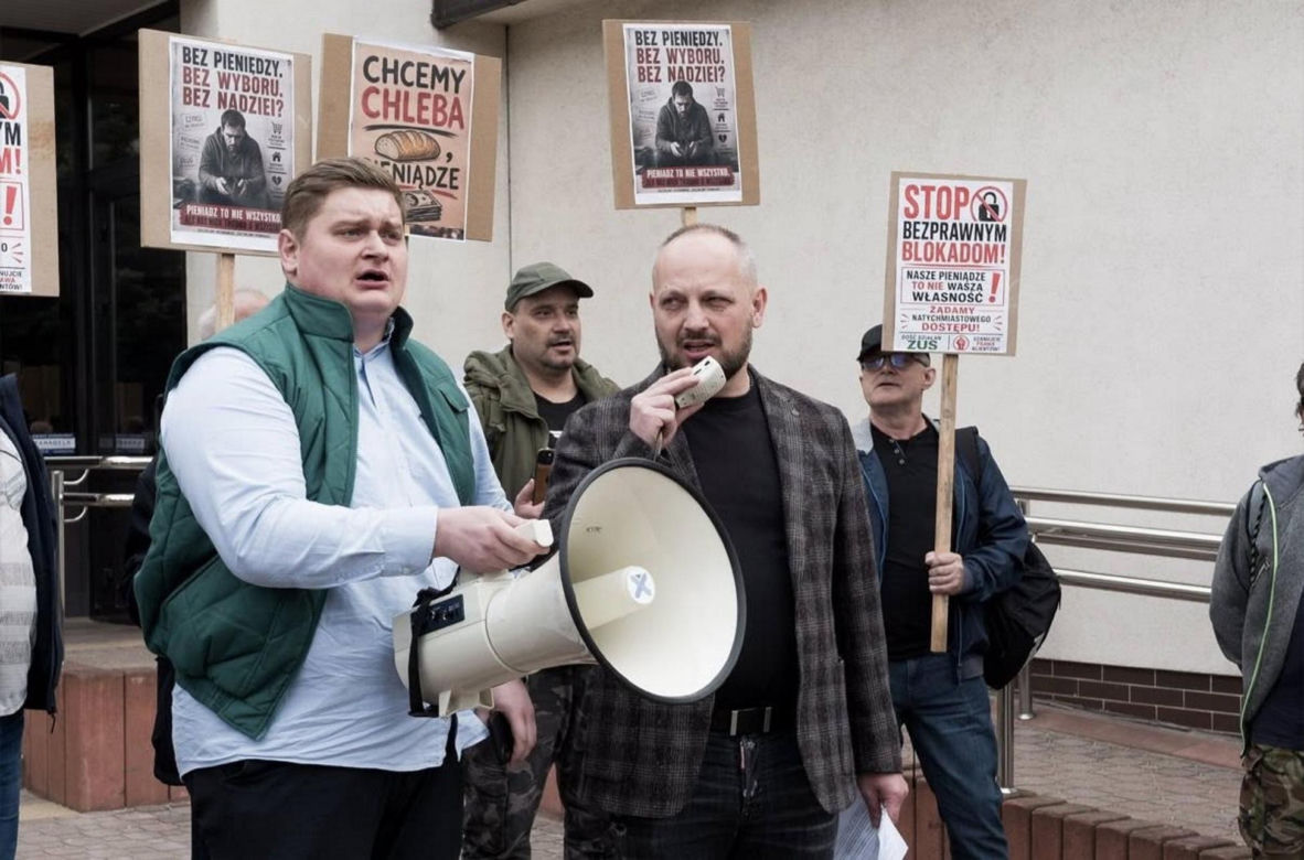 Protest pracowników i przedstawicieli FIBRIS S A w restrukturyzacji przeciwko działaniom ZUS wobec spółki