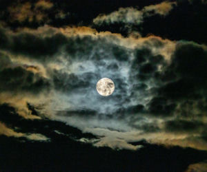 Już za moment Śnieżny Księżyc. Kiedy go oglądać i jakie ma znaczenie?