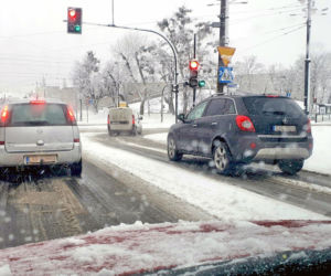 Atak zimy w Toruniu. Drogowcy komentują walkę ze śnieżycami
