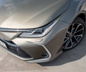 Toyota Corolla Sedan 1.8 Hybrid 122 KM e-CVT vs Hyundai Elantra Style 1.6 MPI 6MT