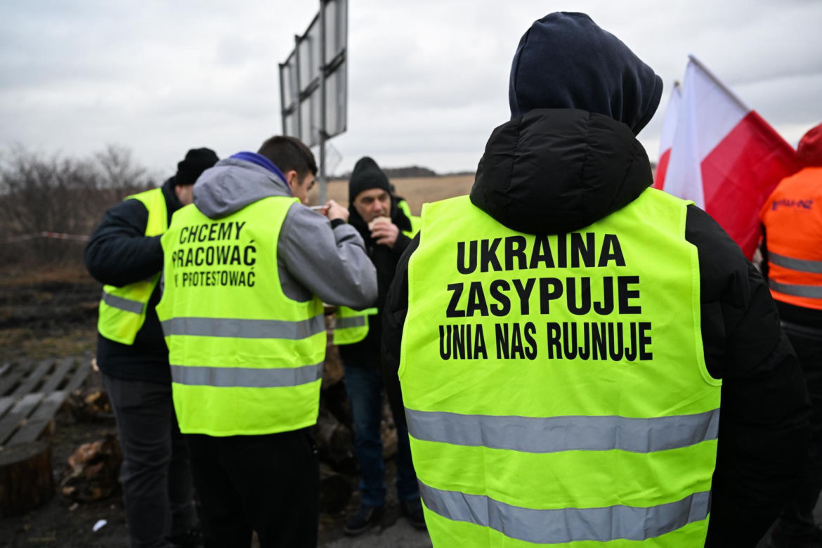 Strajk rolników. Ciągniki blokują drogi w całej Polsce. Gigantyczne utrudnienia