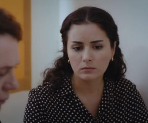 Dziedzictwo, odcinek 894: Zbiegła ze szpitala Derya atakuje Leylę, by zająć jej miejsce przy Fericie