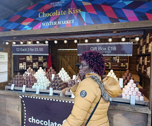 Jest rozmach! - tak polscy turyści oceniają świąteczny jarmark w Londynie. Kramy stoją też przy słynnym London Eye – z widokiem na Big Bena. Zobaczcie nasze zdjęcia!