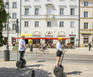 Warszawa dawniej i dziś. Krakowskie Przedmieście 55. Przed wojną ten gmach zachwycał przepychem, dziś jest tylko cieniem dawnej chwały