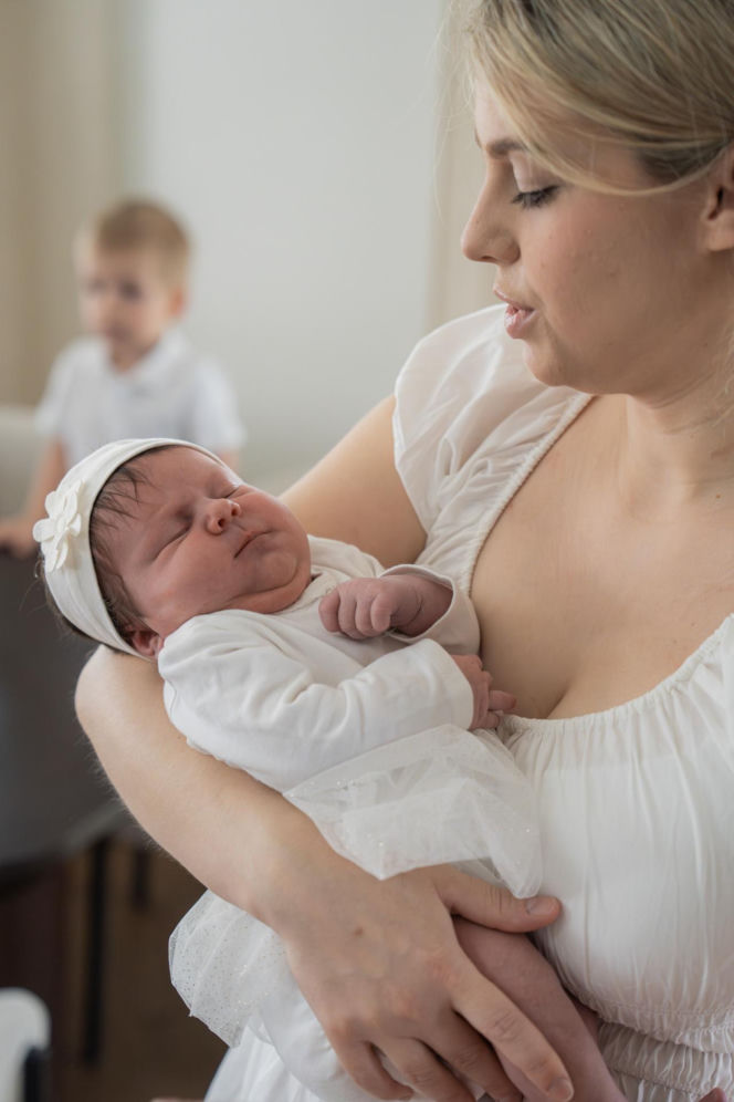 Znany hotelarz chce poprawić demografię w Polsce. Urodziły się pierwsze dzieci z programu Arche