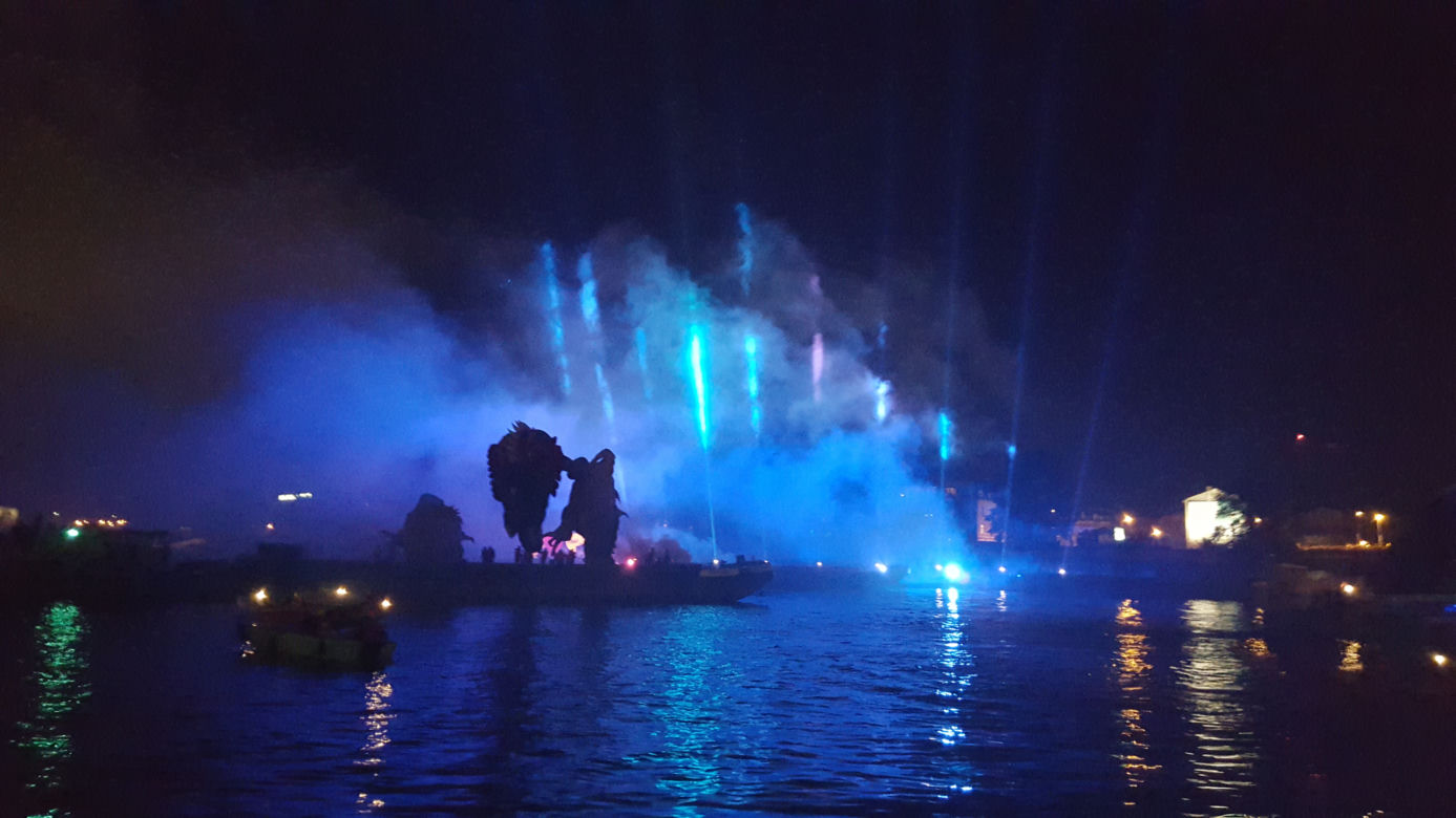 Parada Smoków 2016: Wielkie Widowisko Plenerowe na Wiśle [GALERIA ZDJĘĆ, WIDEO]