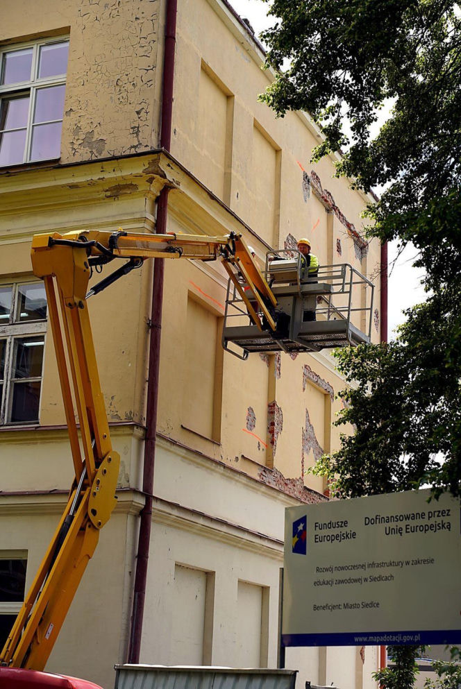 Siedlce: Termomodernizacja budynków ZSP Nr 1