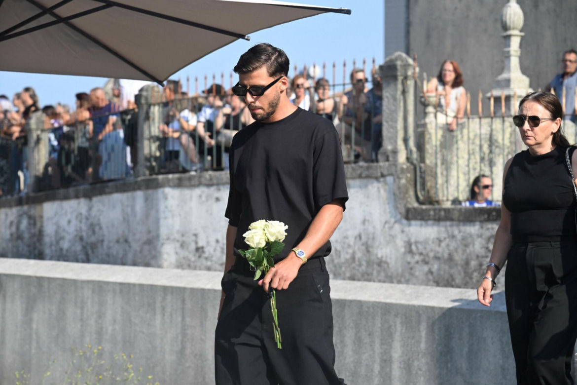 Pogrzeb tragicznie zmarłego Diogo Joty. Gwiazdora Liverpoolu żegnają rodzina i przyjaciele