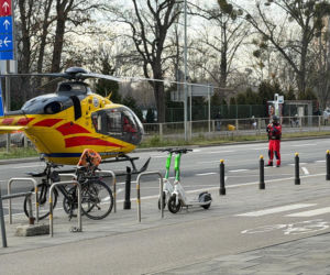 Lądowanie śmigłowca LPR w centrum Warszawy