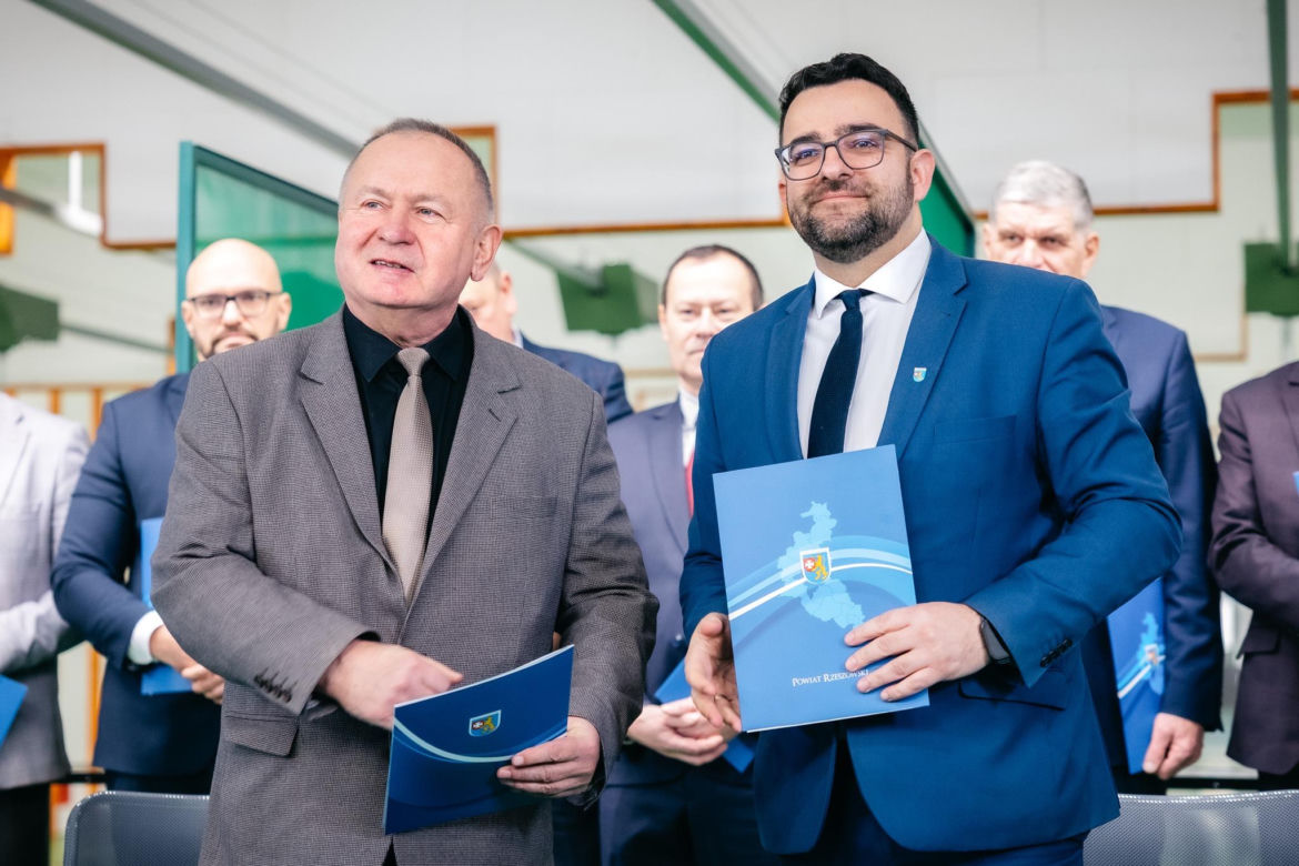 Powiat rzeszowski i łańcucki z porozumieniem o wsparciu w kryzysach. Chodzi o sprzęt, logistykę i ewakuację
